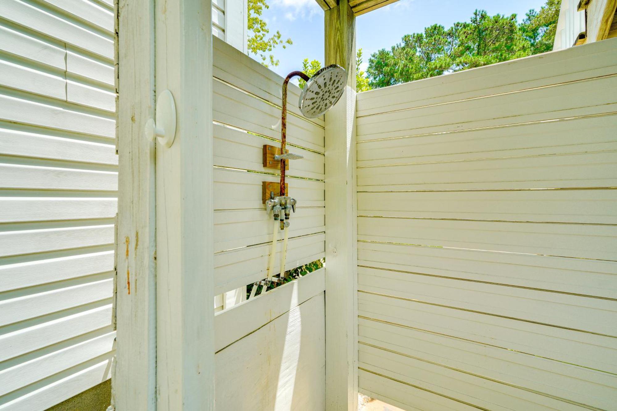 Beach House With Outdoor Shower Less Than 6 Mi To Nags Head! Manteo Esterno foto